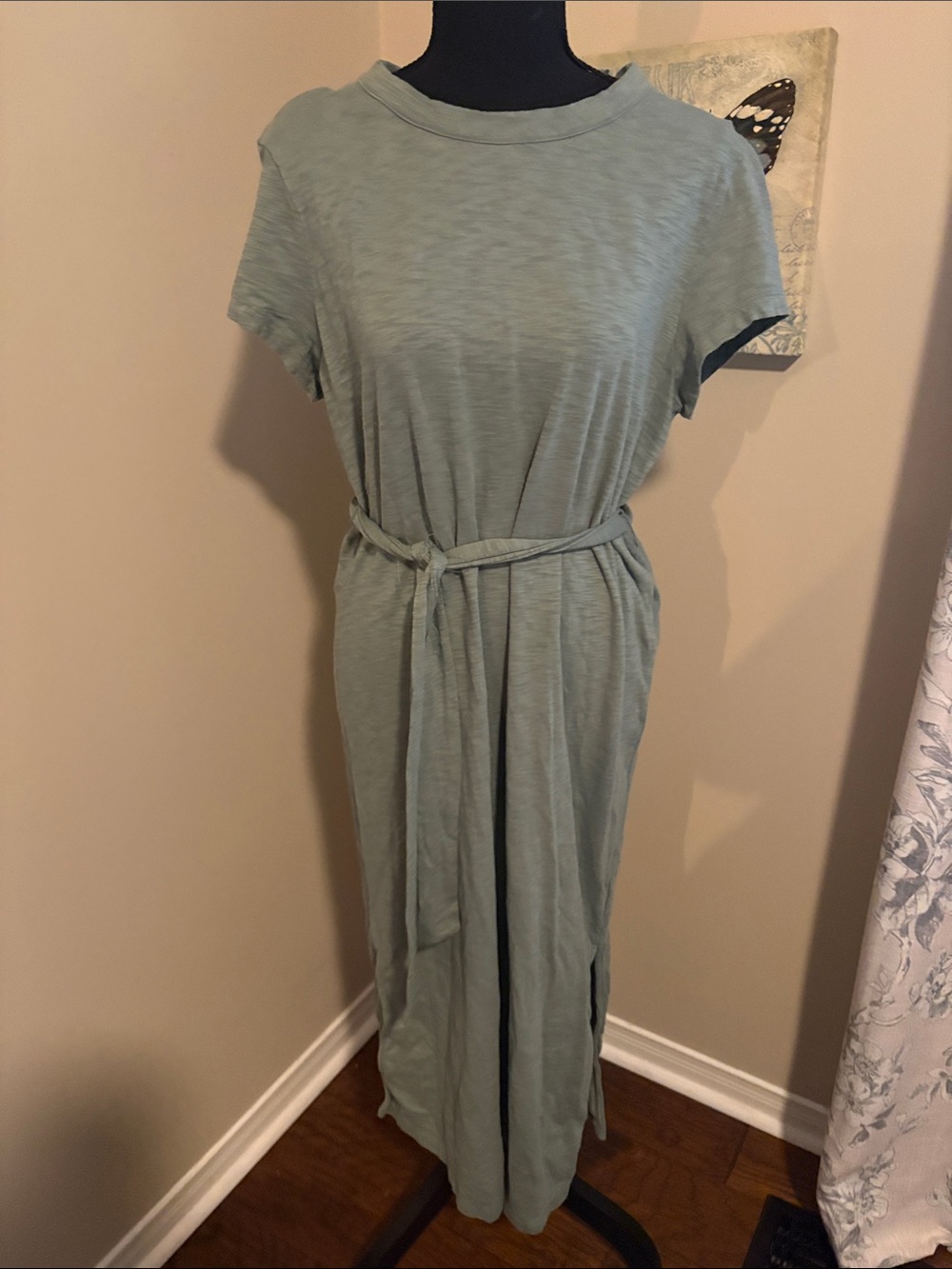 GAP Everyday Belted Short Sleeve Midi Dress with side slits in Sage Green
